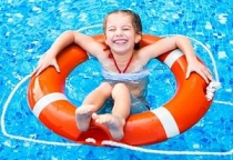 Phao Tròn Cứu Sinh: Thiết Bị An Toàn Thiết Yếu Trên Biển